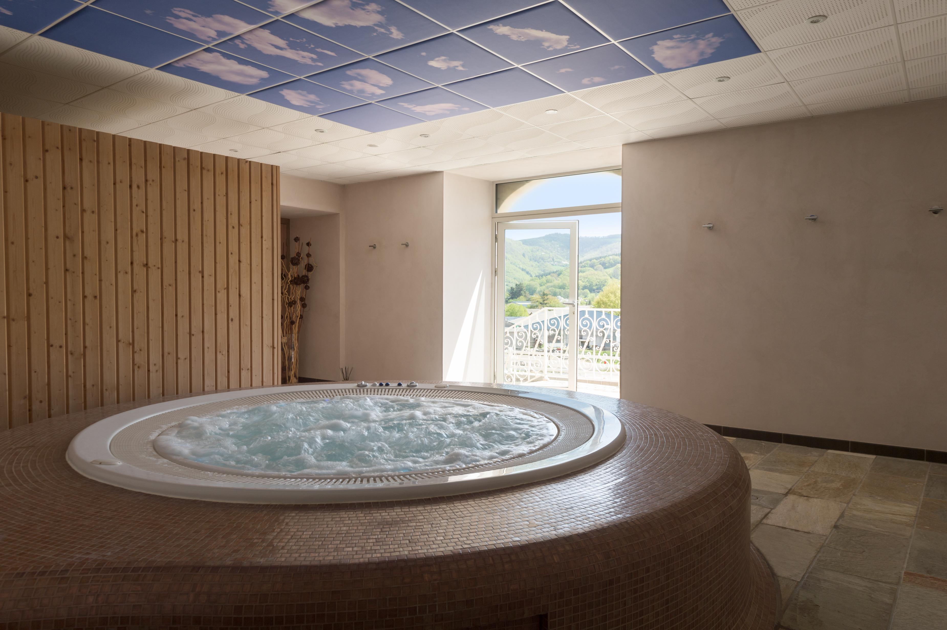 Chateau De La Falque, The Originals Relais Saint-Geniez-dʼOlt 外观 照片