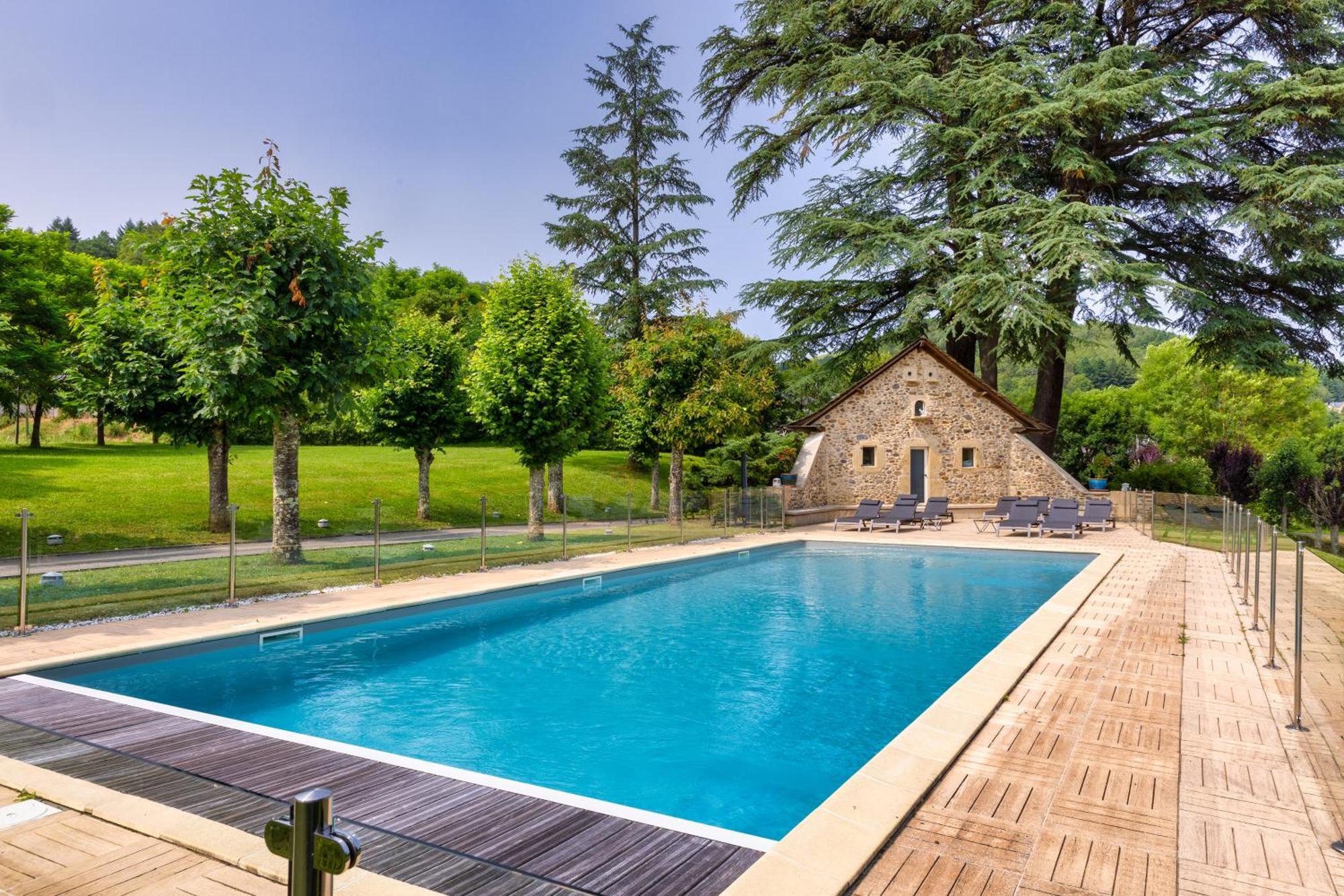 Chateau De La Falque, The Originals Relais Saint-Geniez-dʼOlt 外观 照片
