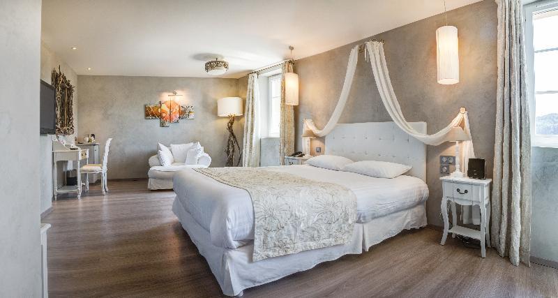 Chateau De La Falque, The Originals Relais Saint-Geniez-dʼOlt 外观 照片